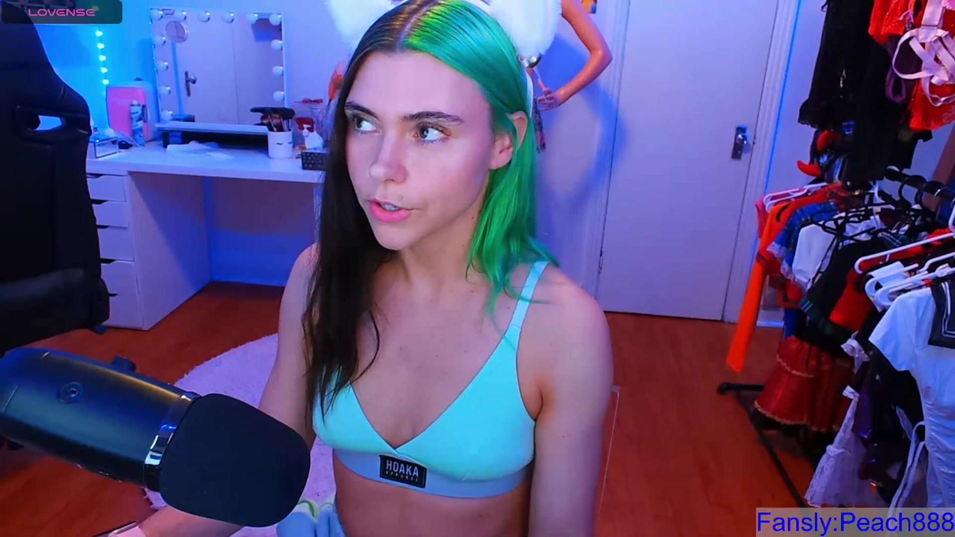 Gallery image thumbnail from Peach888's myfreecams stream on, 08/20/2023, 02:20 image 3 of 20