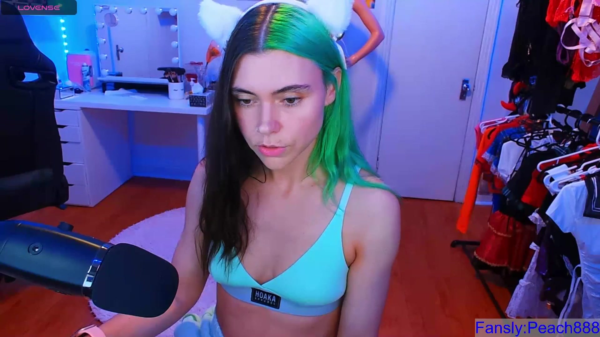 Gallery image thumbnail from Peach888's myfreecams stream on, 08/20/2023, 02:20 image 7 of 20