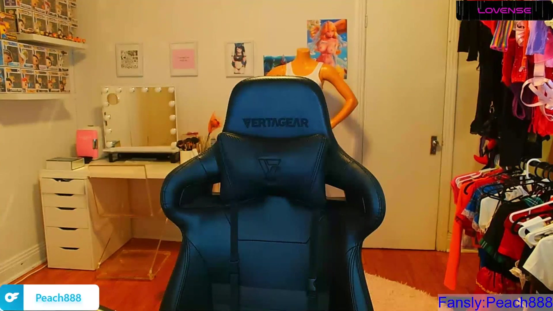 Gallery image thumbnail from Peach888's myfreecams stream on, 08/21/2023, 16:45 image 3 of 20