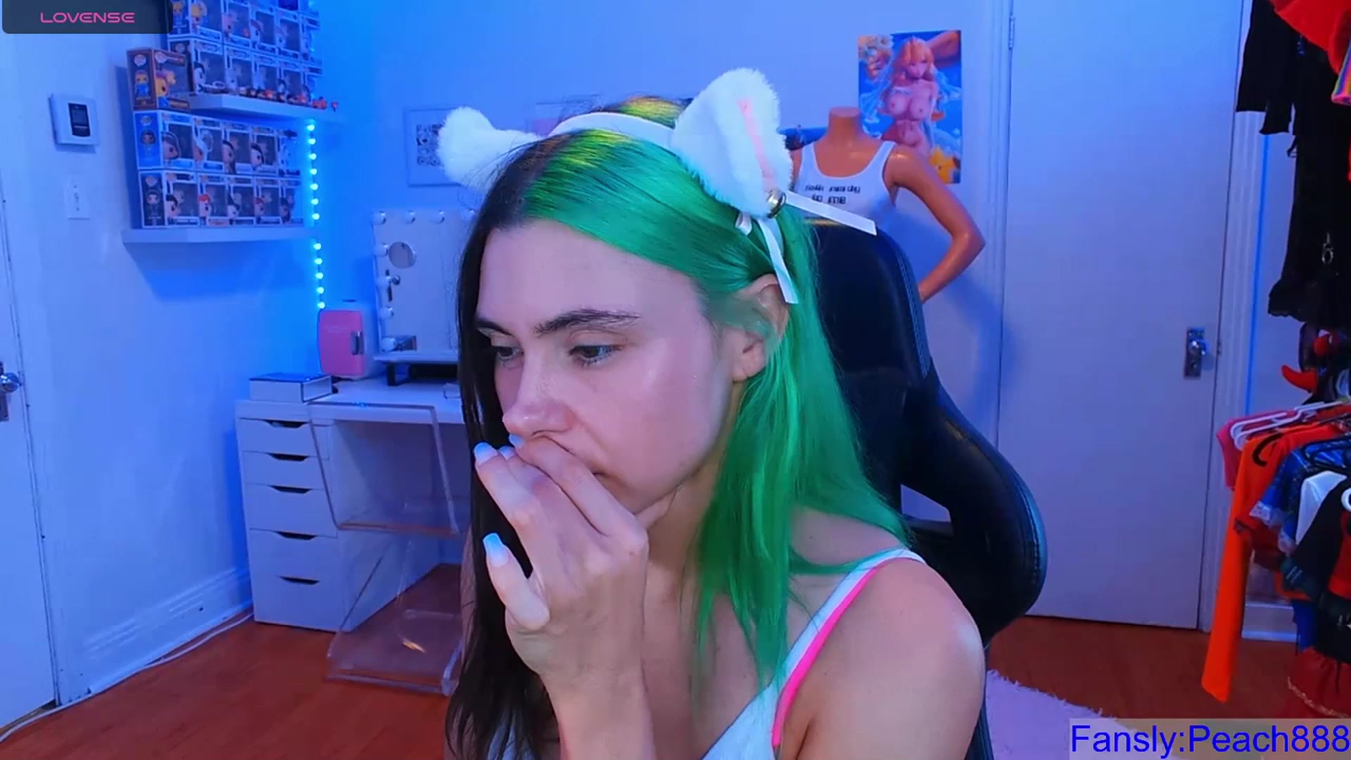 Gallery image thumbnail from Peach888's myfreecams stream on, 08/21/2023, 19:59 image 15 of 20