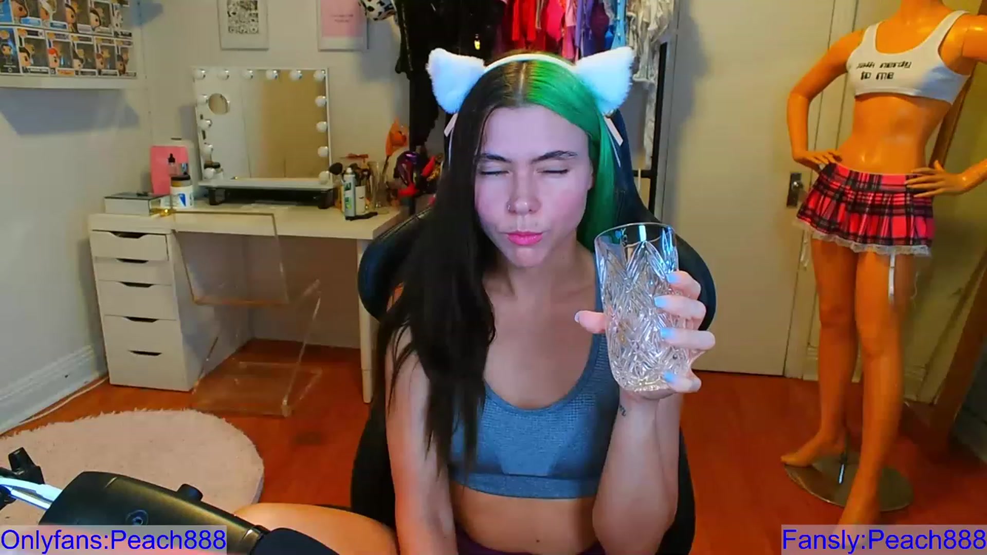 Gallery image thumbnail from Peach888's myfreecams stream on, 08/23/2023, 20:06 image 17 of 20