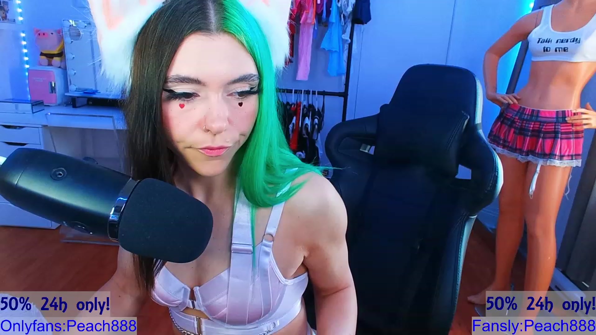 Gallery image thumbnail from Peach888's myfreecams stream on, 09/01/2023, 15:32 image 8 of 20