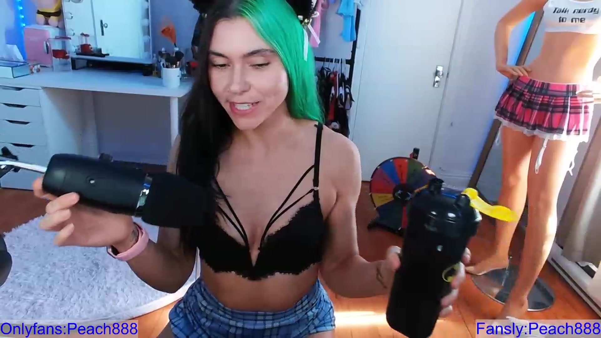 Gallery image thumbnail from Peach888's myfreecams stream on, 09/04/2023, 14:53 image 16 of 20