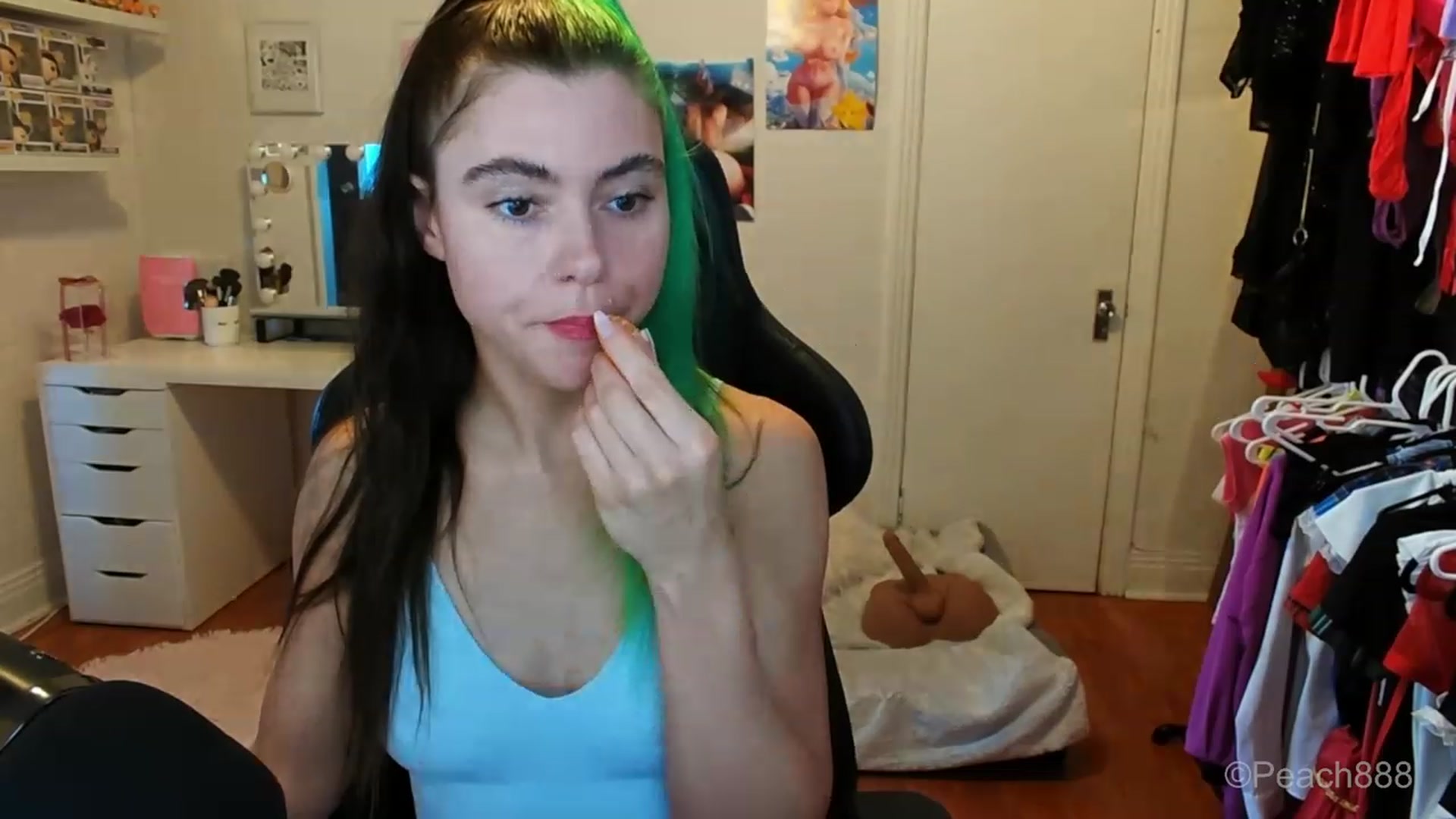 Gallery image thumbnail from Peach888's myfreecams stream on, 09/09/2023, 14:07 image 17 of 20