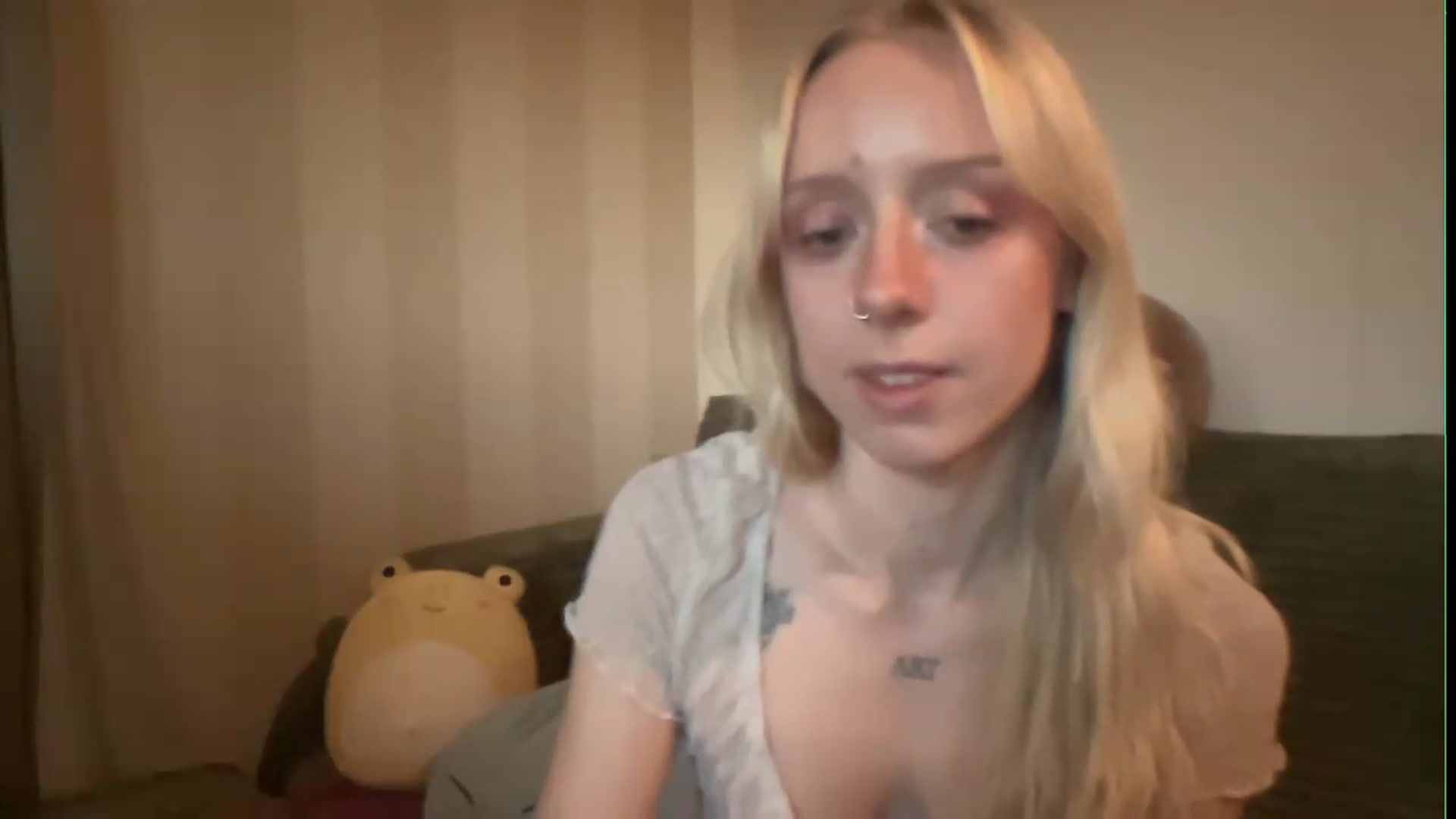 Gallery image thumbnail from PeachHaze's myfreecams stream on, 07/28/2026, 05:07 image 16 of 20
