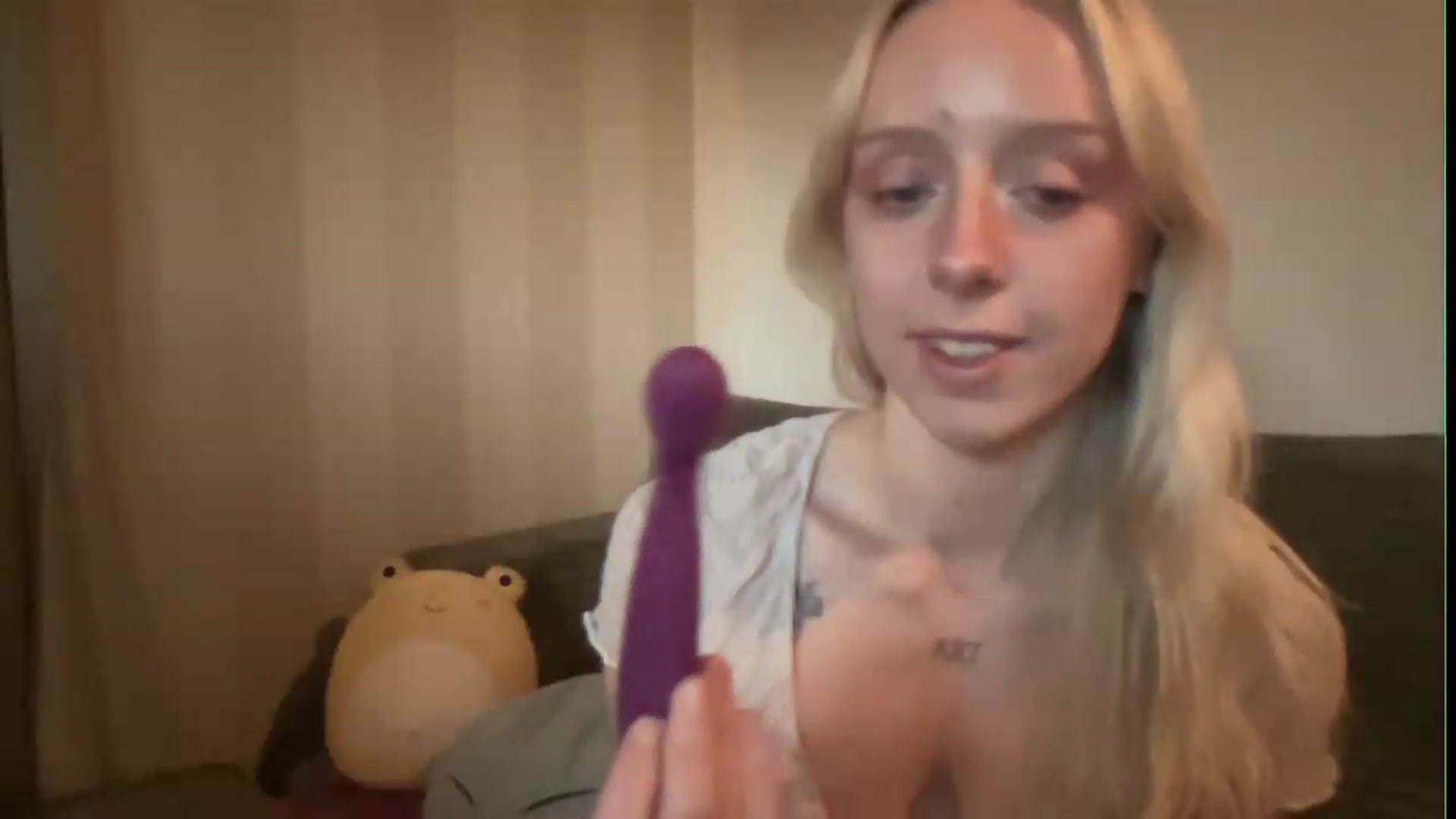 Gallery image thumbnail from PeachHaze's myfreecams stream on, 07/28/2026, 05:07 image 14 of 20