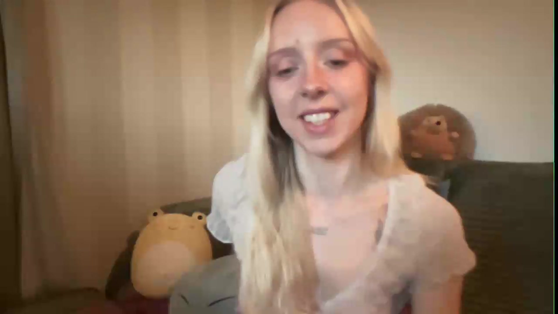 Gallery image thumbnail from PeachHaze's myfreecams stream on, 07/28/2026, 05:07 image 11 of 20