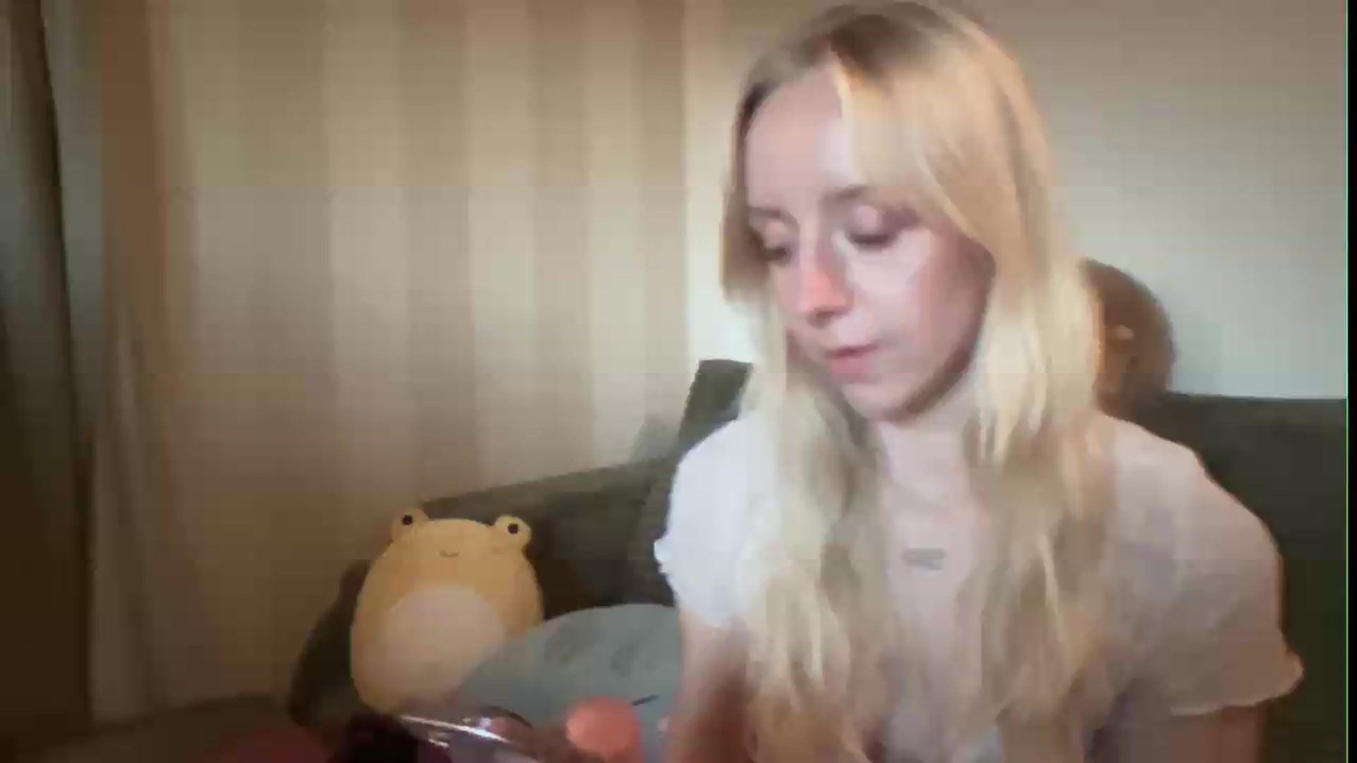 Gallery image thumbnail from PeachHaze's myfreecams stream on, 07/28/2026, 05:07 image 1 of 20