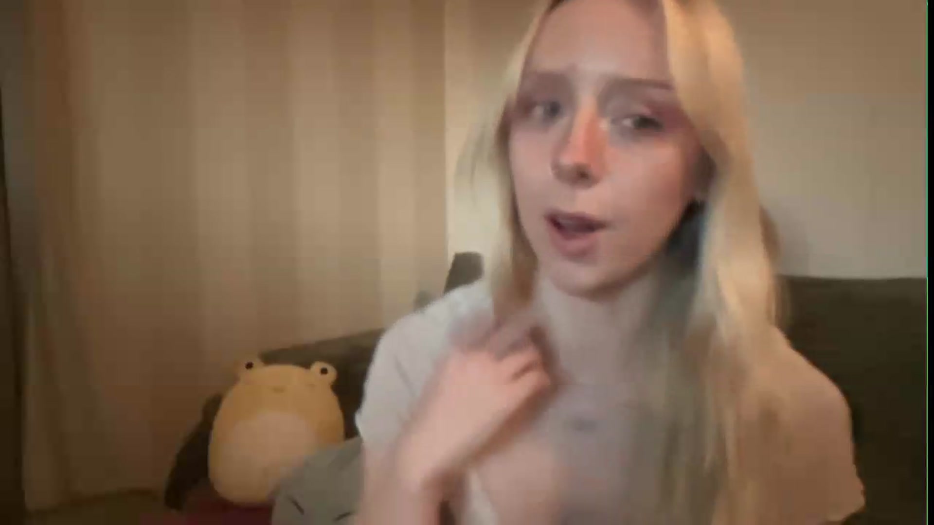 Gallery image thumbnail from PeachHaze's myfreecams stream on, 07/28/2026, 05:07 image 18 of 20