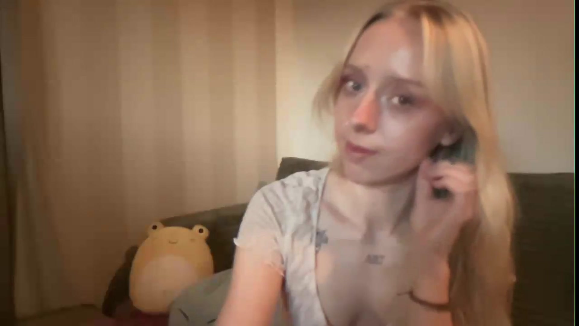 Gallery image thumbnail from PeachHaze's myfreecams stream on, 07/28/2026, 05:07 image 15 of 20