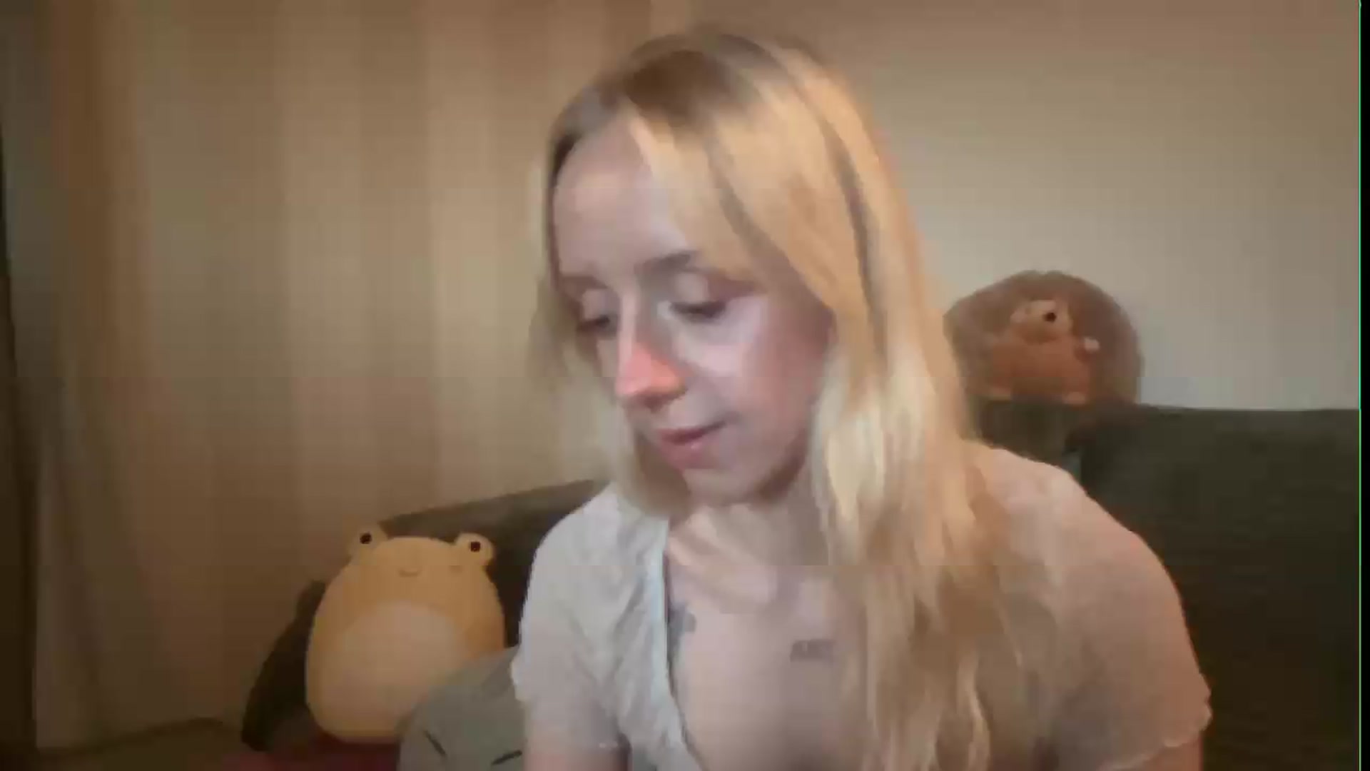 Gallery image thumbnail from PeachHaze's myfreecams stream on, 07/28/2026, 05:07 image 17 of 20