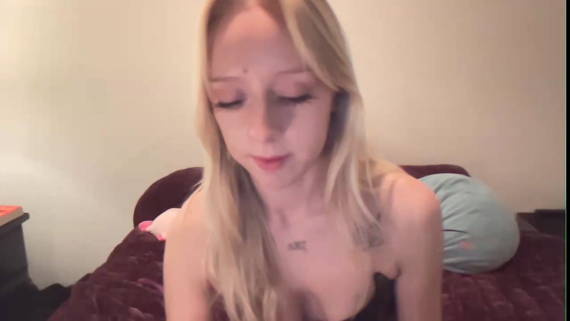 Gallery image thumbnail from PeachHaze's myfreecams stream on, 08/05/2026, 07:58 image 12 of 20
