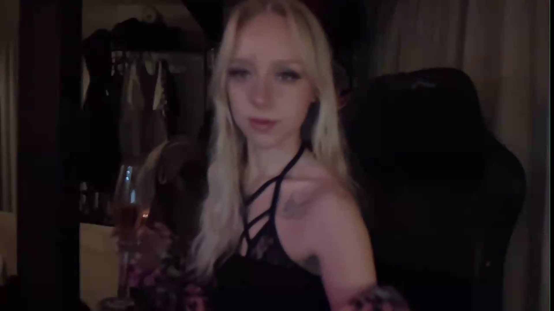 Gallery image thumbnail from PeachHaze's myfreecams stream on, 08/07/2026, 10:27 image 19 of 20