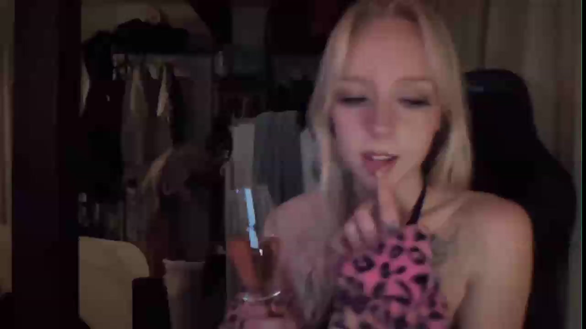 Gallery image thumbnail from PeachHaze's myfreecams stream on, 08/07/2026, 10:27 image 13 of 20