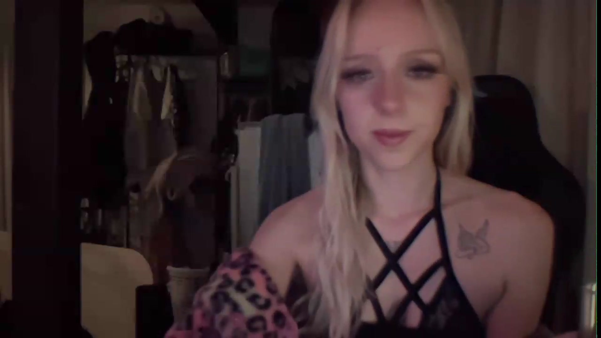 Gallery image thumbnail from PeachHaze's myfreecams stream on, 08/07/2026, 10:27 image 14 of 20