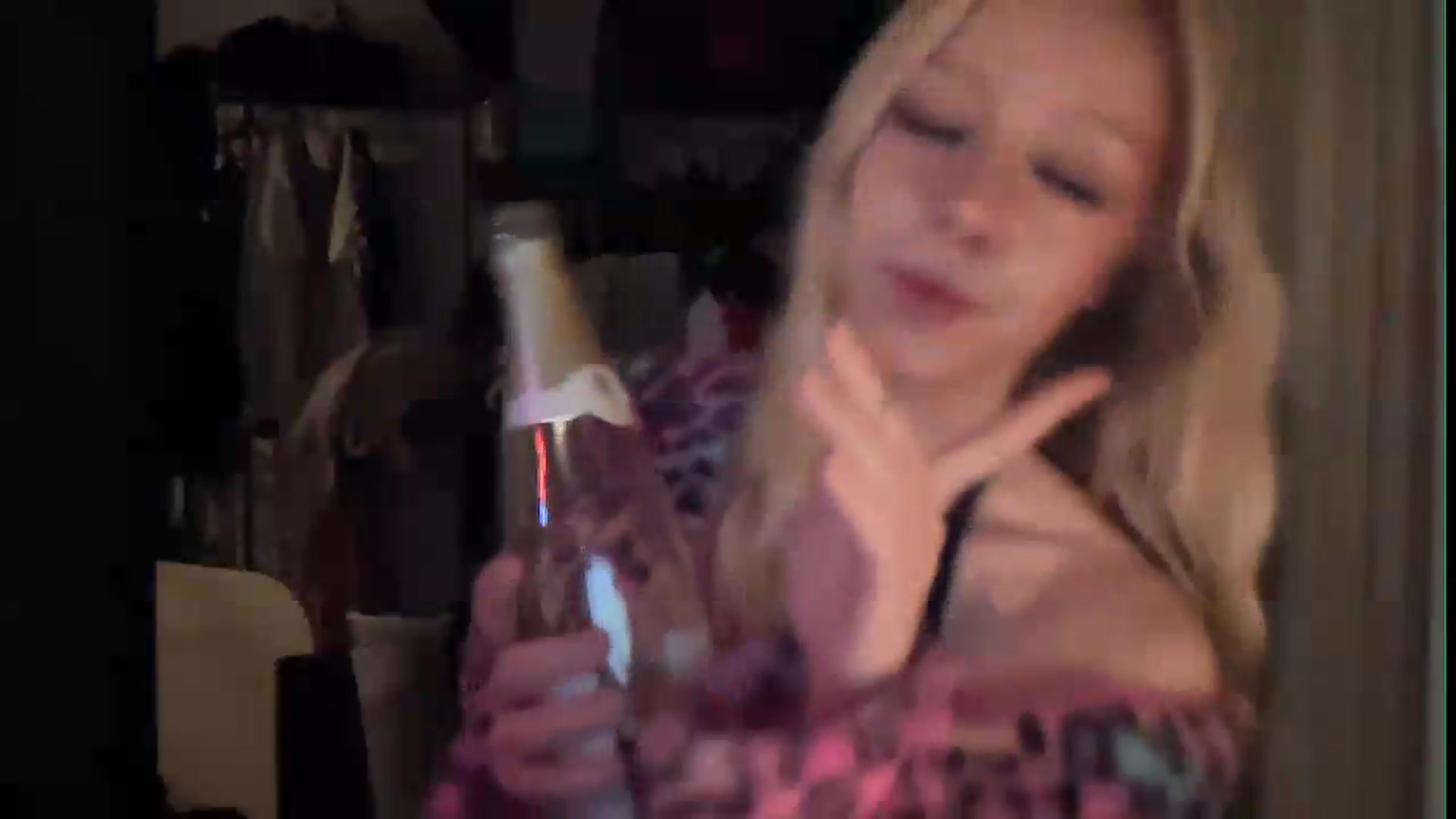 Gallery image thumbnail from PeachHaze's myfreecams stream on, 08/07/2026, 13:42 image 15 of 20