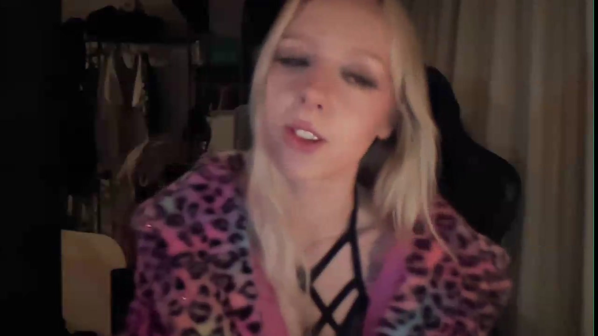 Gallery image thumbnail from PeachHaze's myfreecams stream on, 08/07/2026, 13:42 image 19 of 20