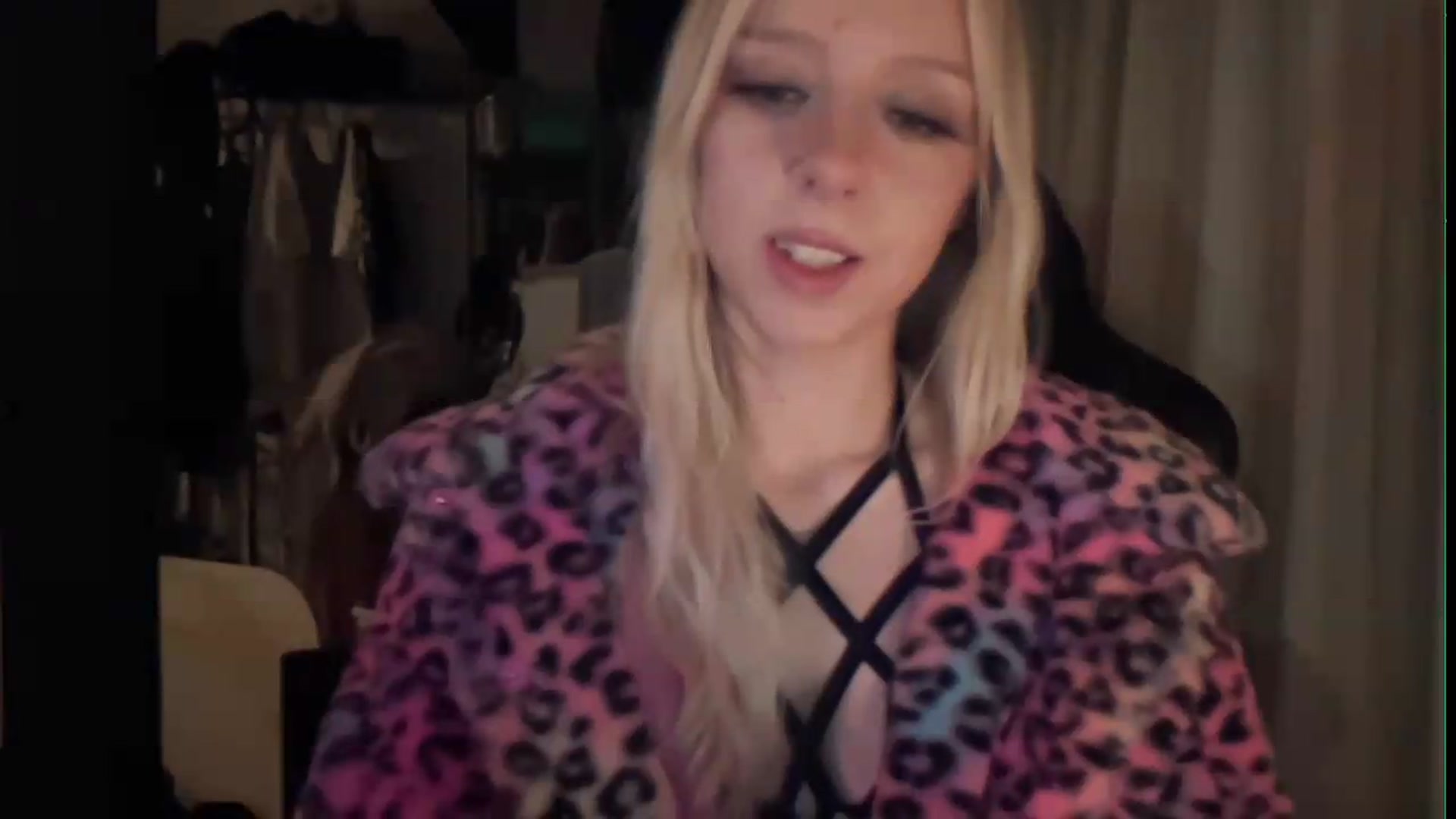 Gallery image thumbnail from PeachHaze's myfreecams stream on, 08/07/2026, 13:42 image 12 of 20