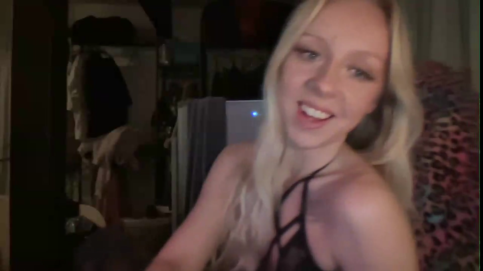 Gallery image thumbnail from PeachHaze's myfreecams stream on, 08/09/2026, 10:32 image 3 of 20