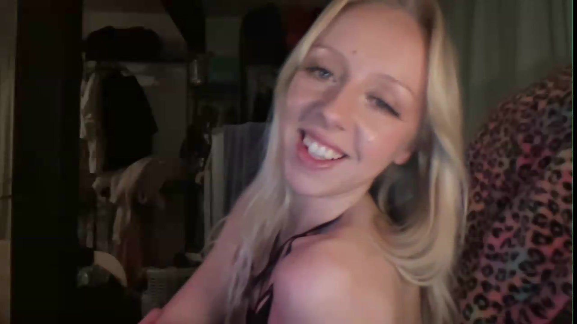 Gallery image thumbnail from PeachHaze's myfreecams stream on, 08/09/2026, 10:32 image 9 of 20
