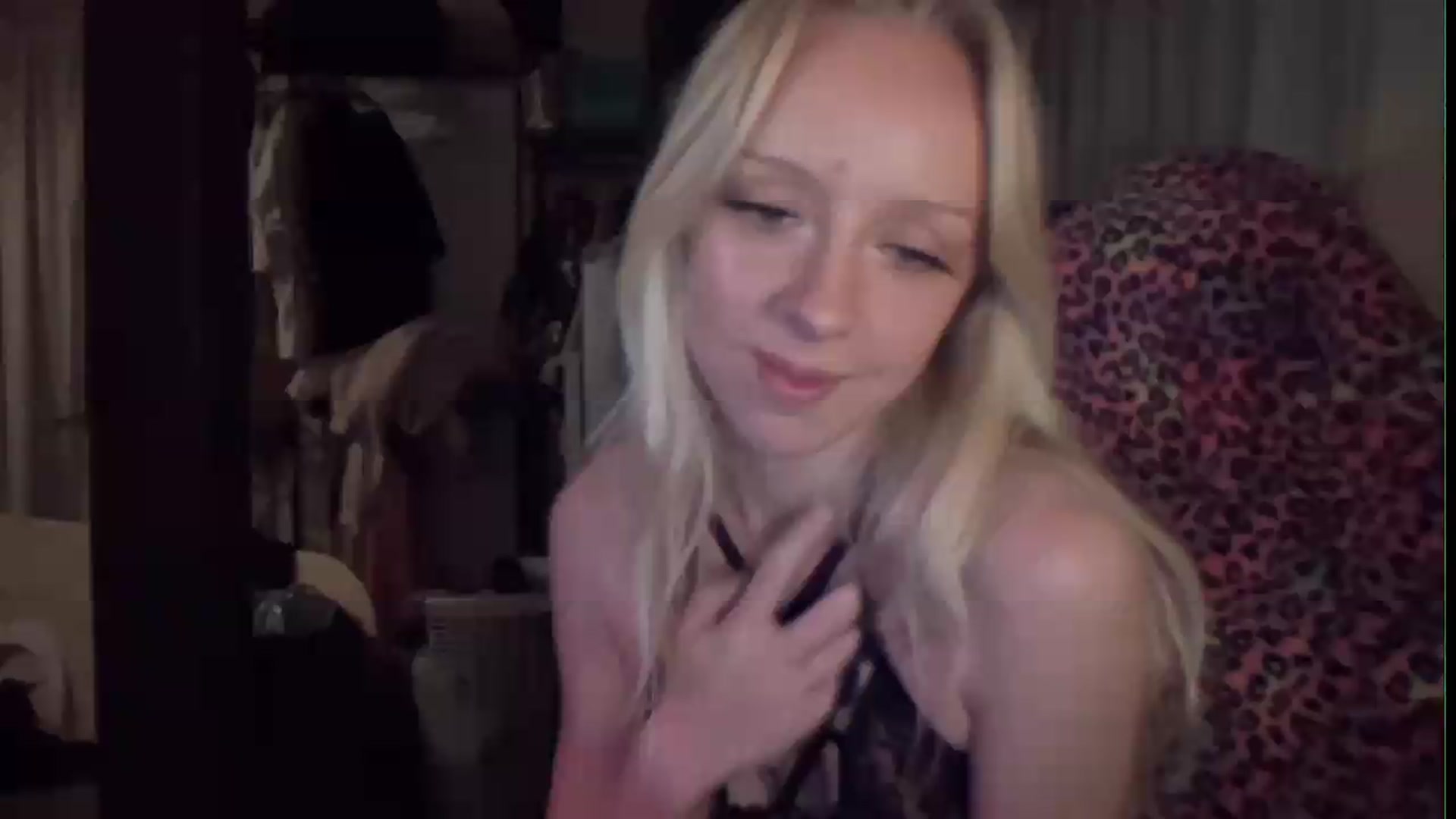 Gallery image thumbnail from PeachHaze's myfreecams stream on, 08/09/2026, 11:24 image 1 of 20