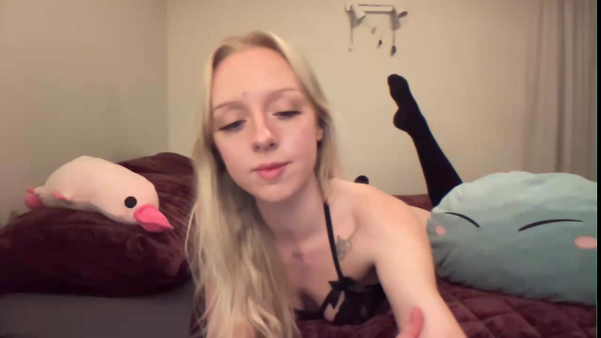 Gallery image thumbnail from PeachHaze's myfreecams stream on, 08/11/2026, 09:24 image 16 of 20