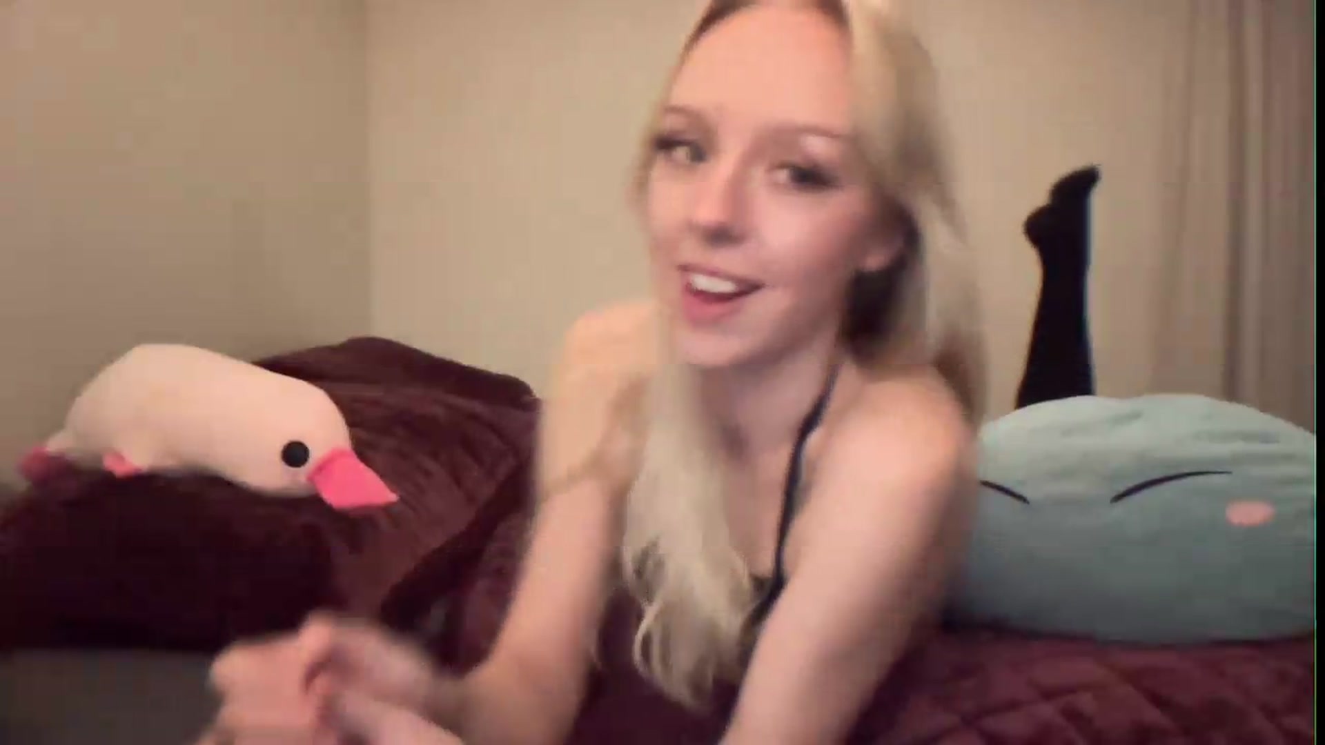 Gallery image thumbnail from PeachHaze's myfreecams stream on, 08/11/2026, 09:24 image 11 of 20