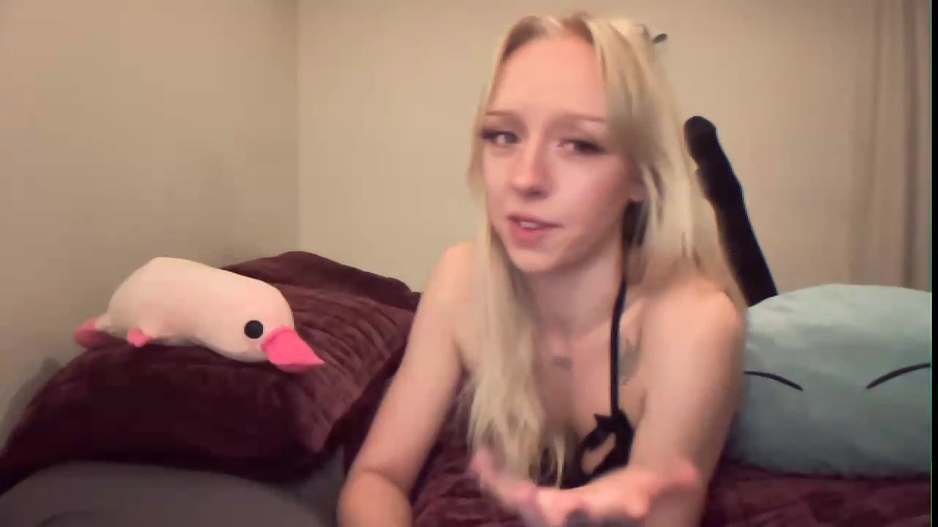 Gallery image thumbnail from PeachHaze's myfreecams stream on, 08/11/2026, 09:24 image 6 of 20