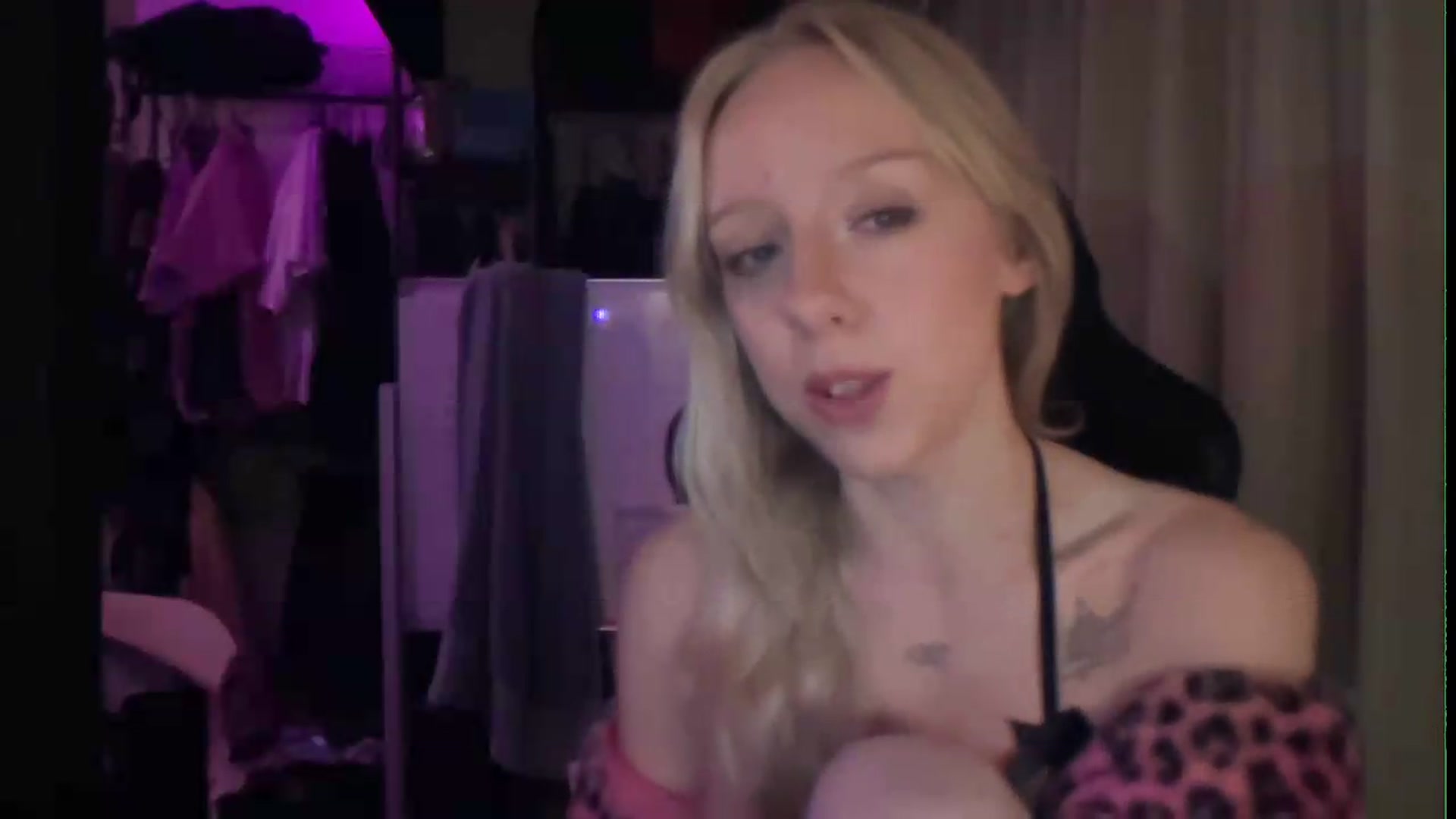 Gallery image thumbnail from PeachHaze's myfreecams stream on, 08/14/2026, 08:53 image 12 of 20