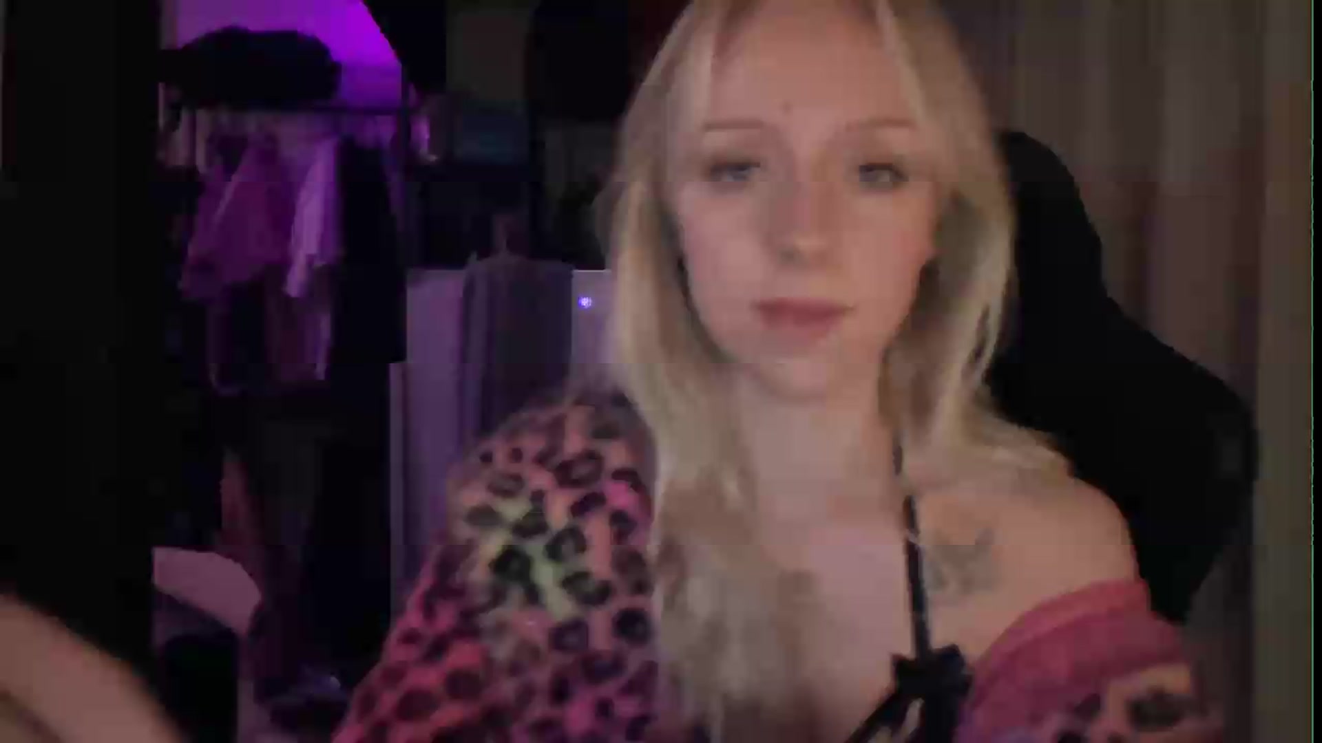 Gallery image thumbnail from PeachHaze's myfreecams stream on, 08/14/2026, 08:53 image 3 of 20
