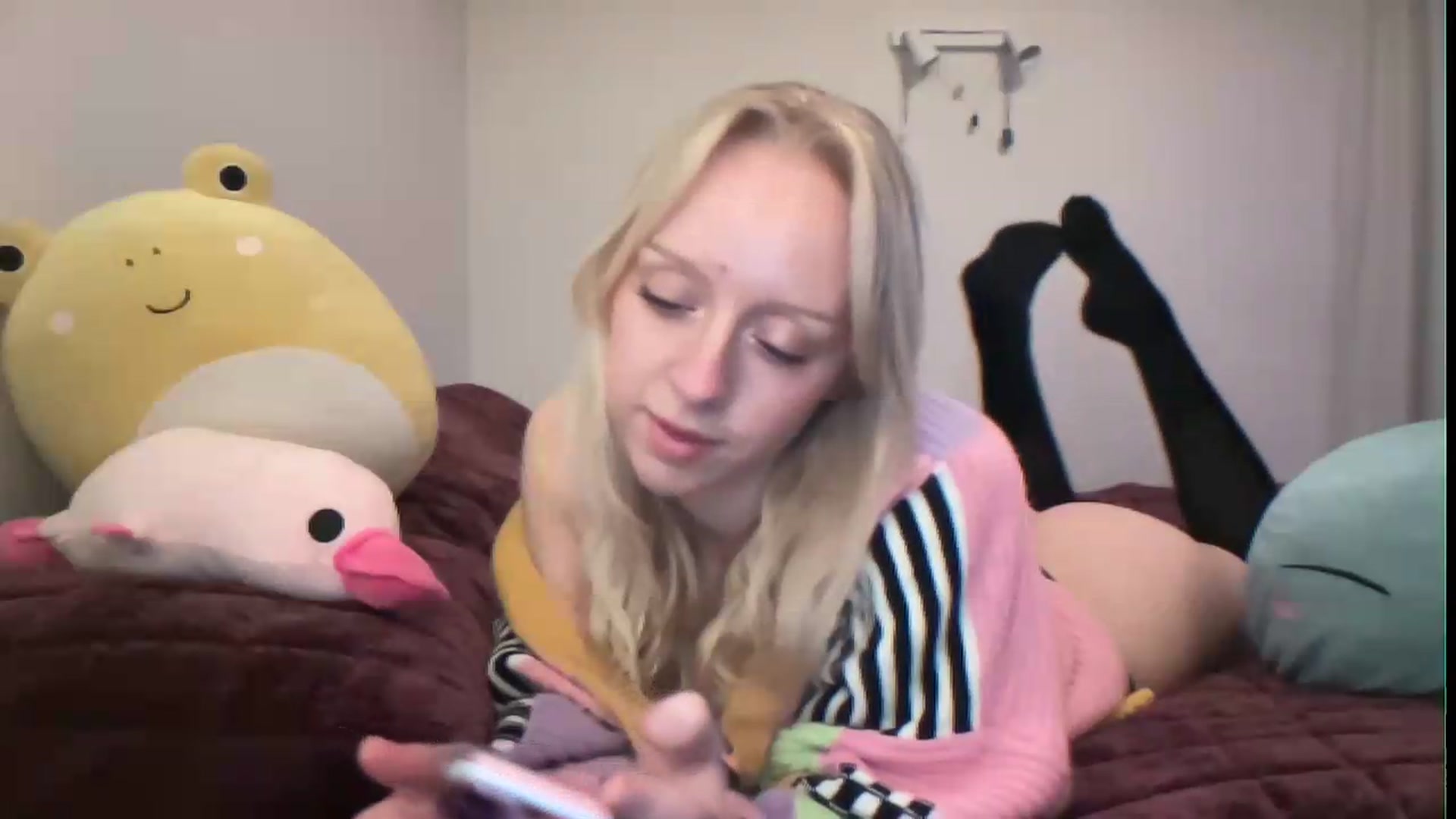 Gallery image thumbnail from PeachHaze's myfreecams stream on, 08/16/2026, 10:07 image 3 of 20