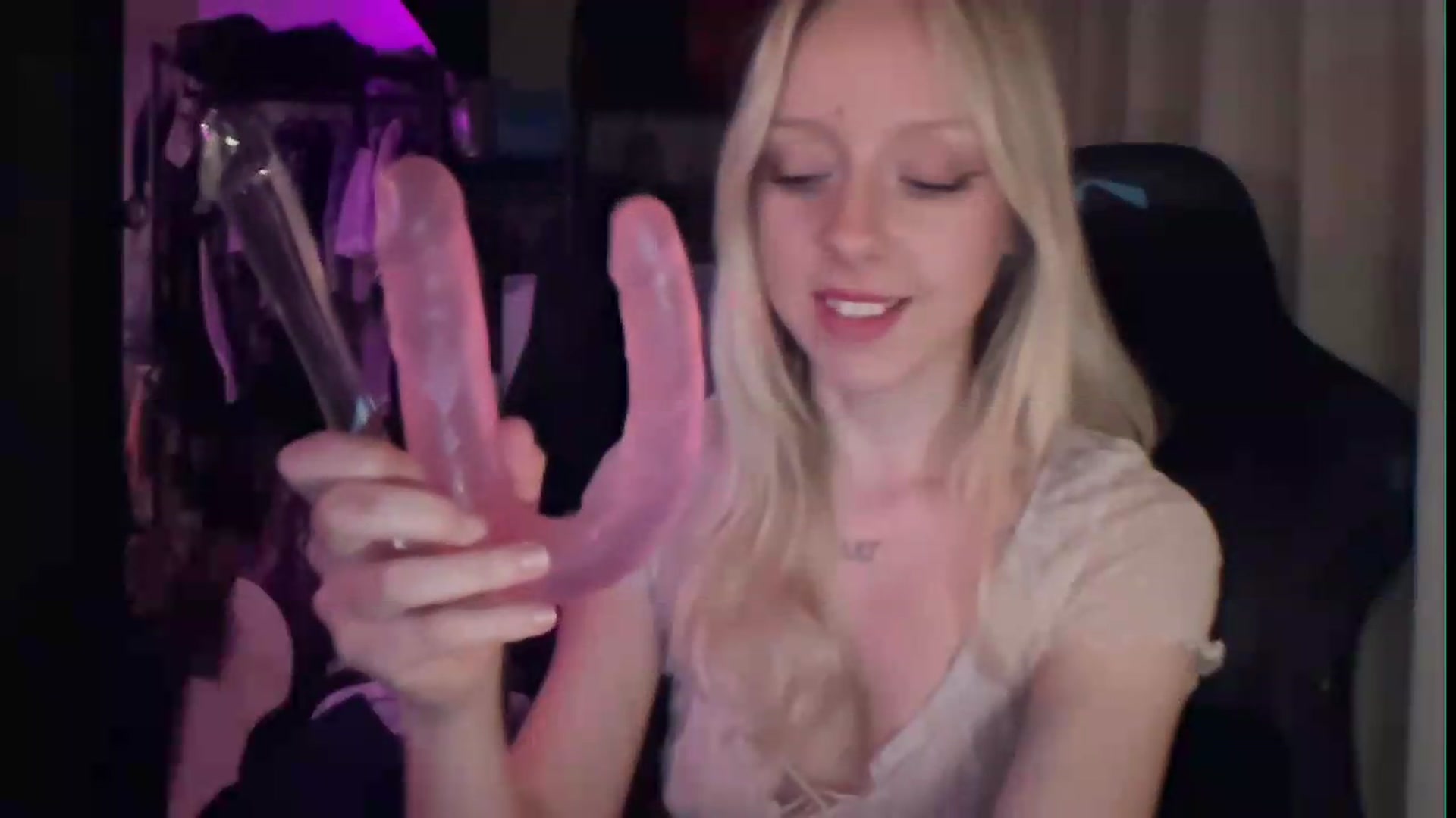 Gallery image thumbnail from PeachHaze's myfreecams stream on, 08/21/2026, 11:22 image 14 of 20