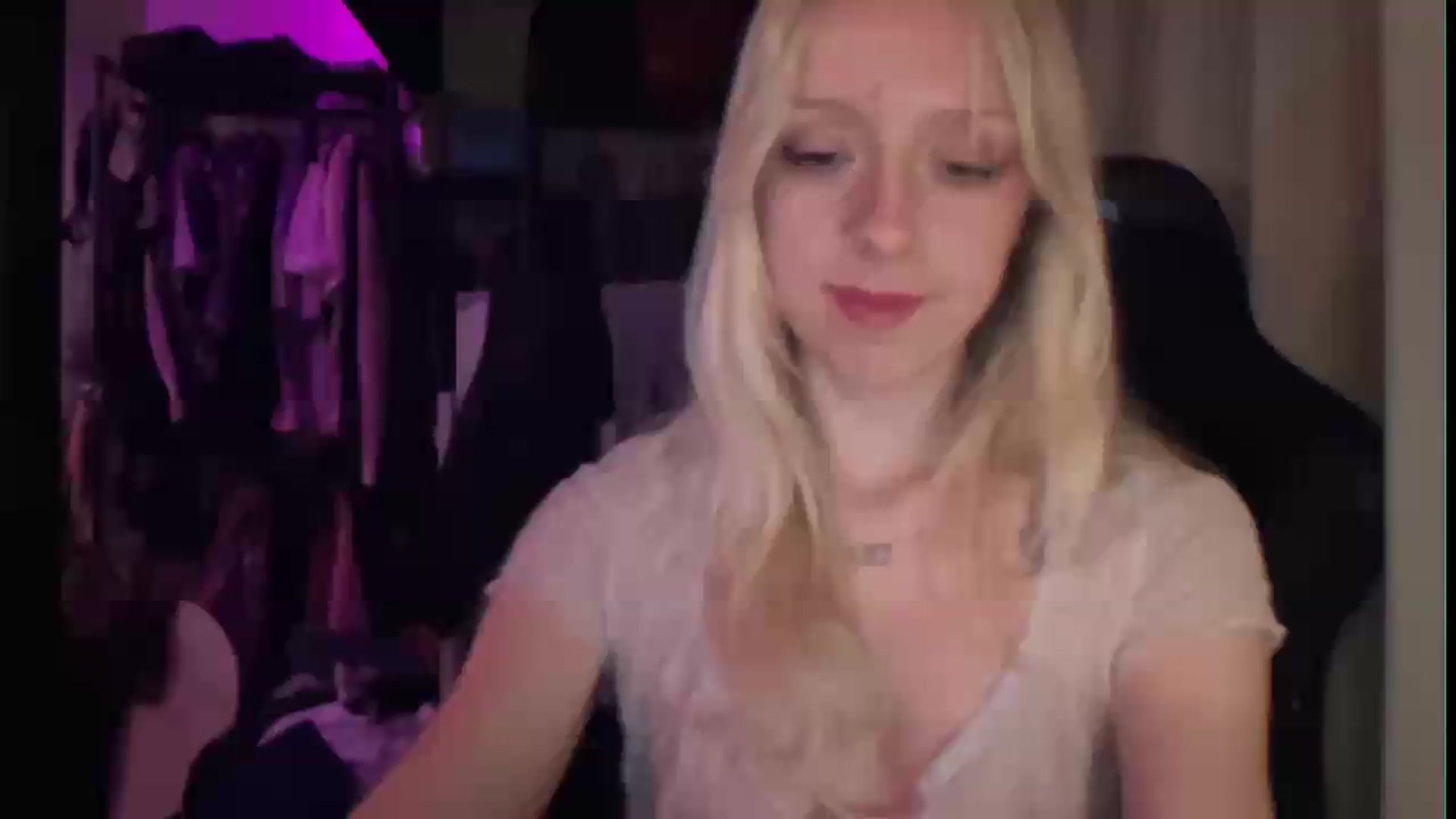 Gallery image thumbnail from PeachHaze's myfreecams stream on, 08/21/2026, 11:22 image 20 of 20
