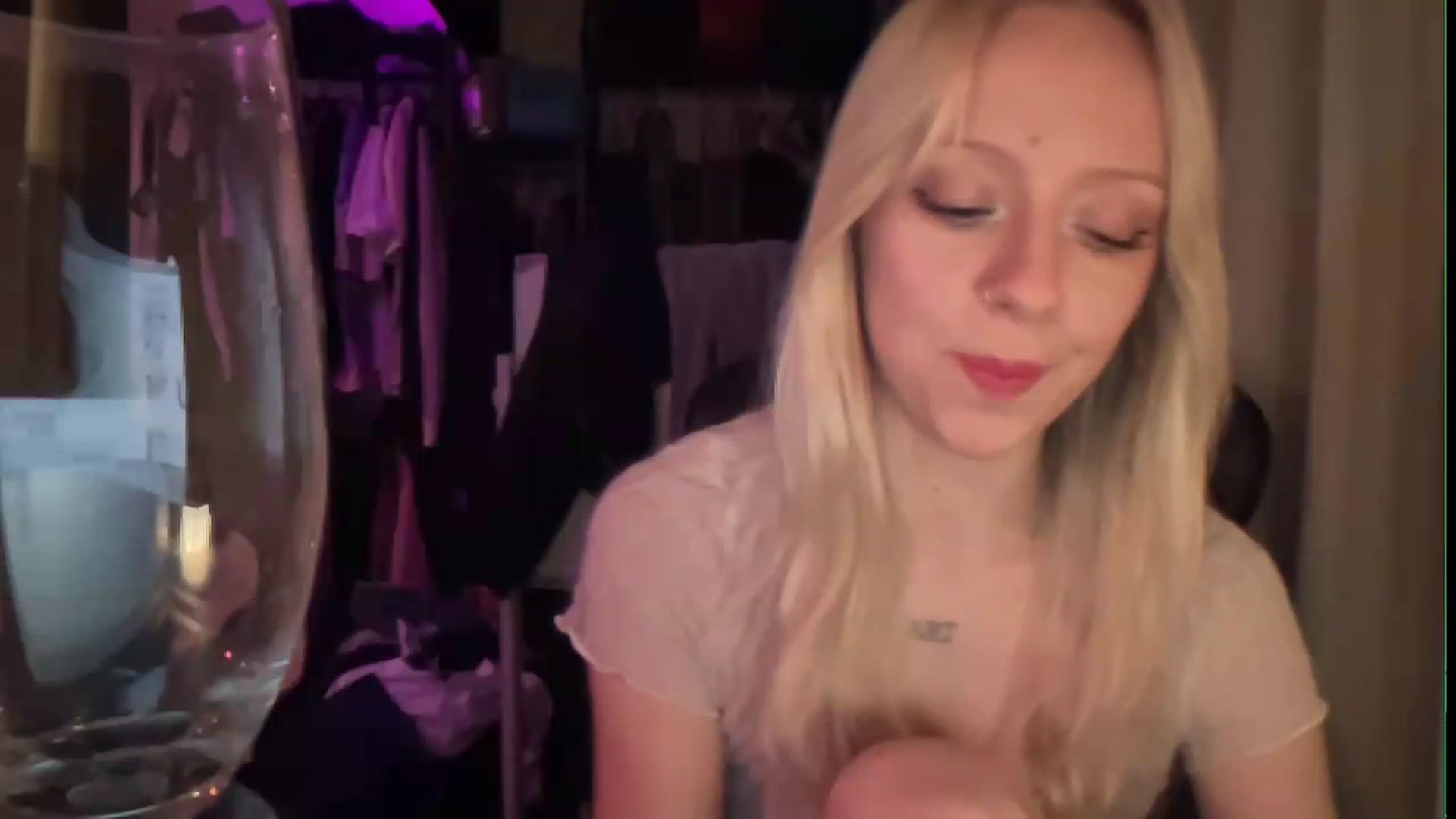 Gallery image thumbnail from PeachHaze's myfreecams stream on, 08/21/2026, 11:22 image 6 of 20