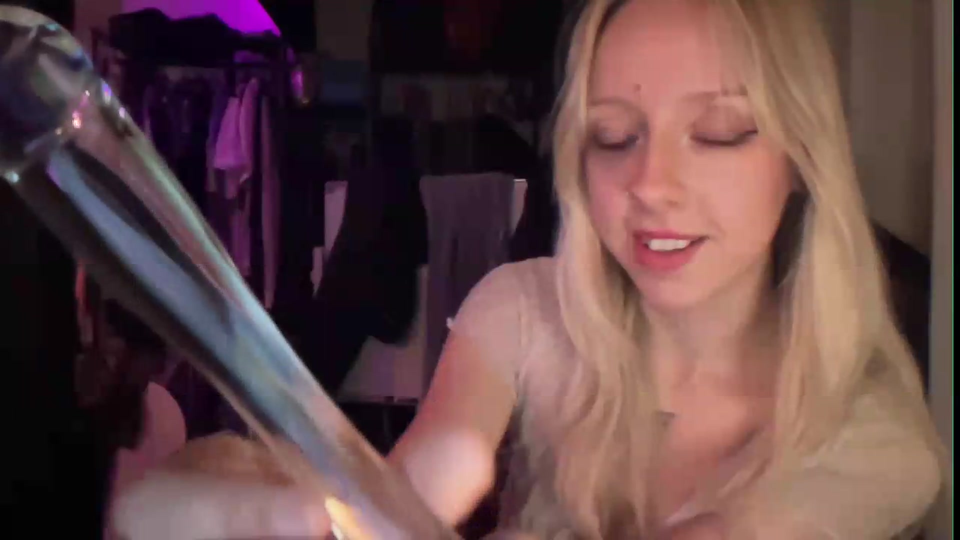 Gallery image thumbnail from PeachHaze's myfreecams stream on, 08/21/2026, 11:22 image 16 of 20