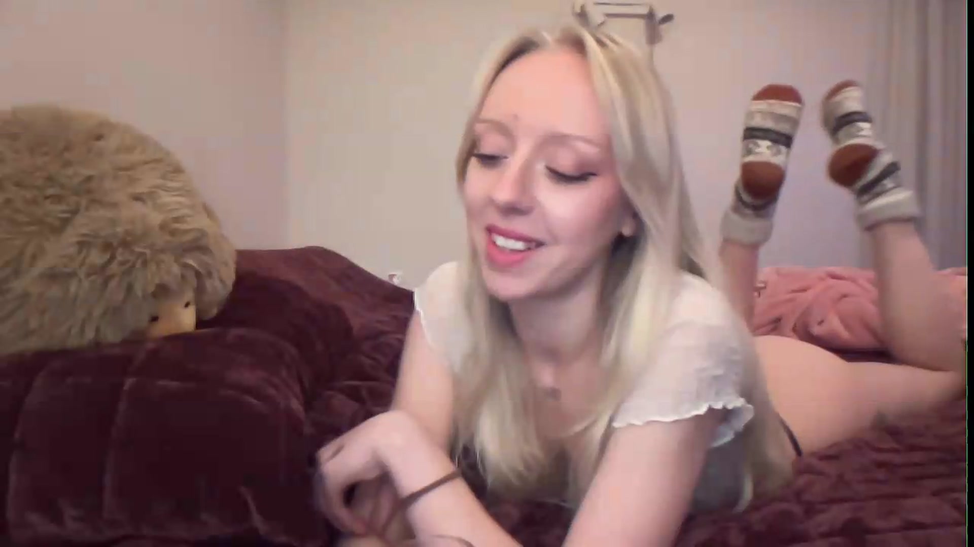 Gallery image thumbnail from PeachHaze's myfreecams stream on, 08/21/2026, 12:10 image 12 of 20