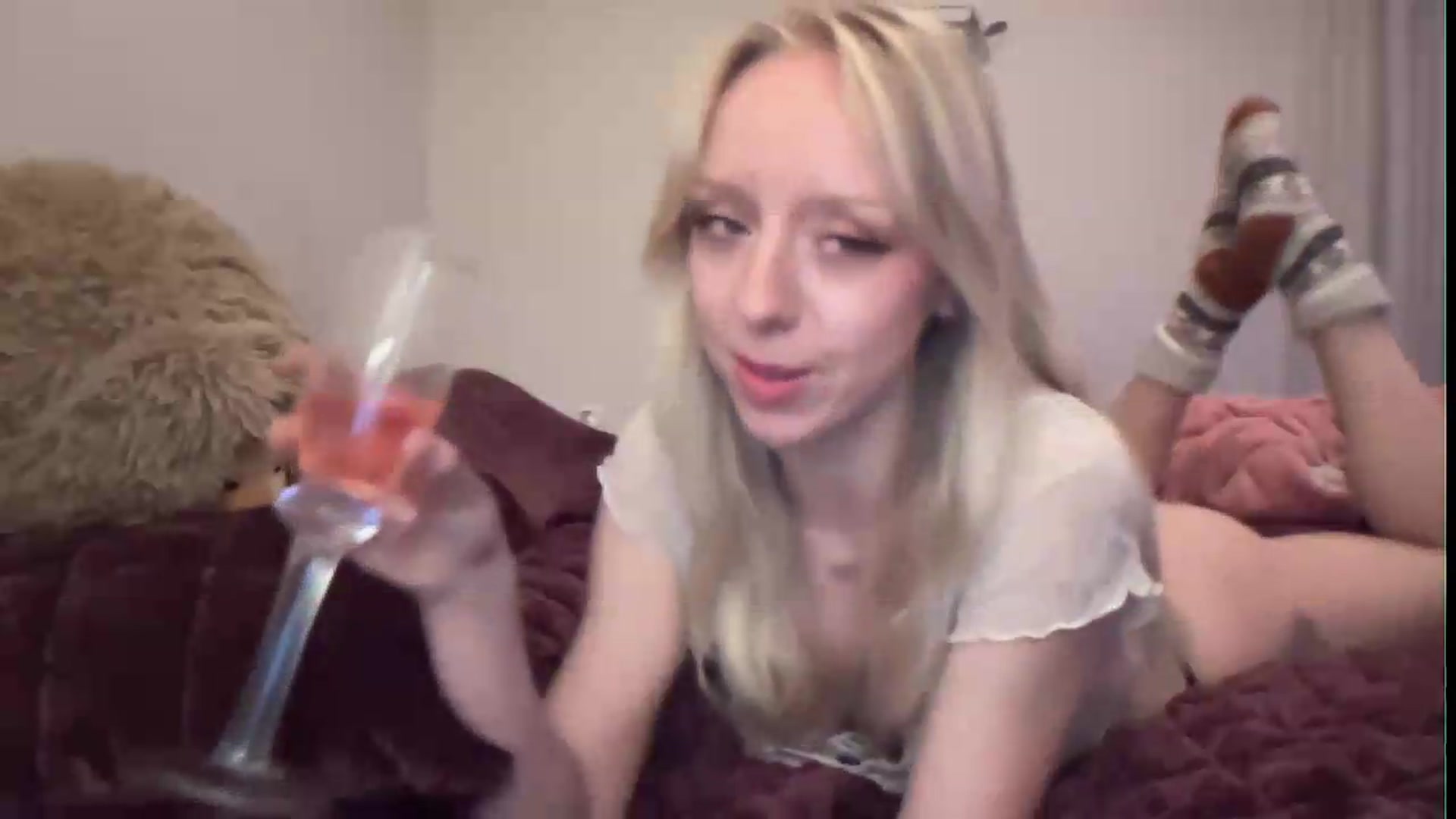 Gallery image thumbnail from PeachHaze's myfreecams stream on, 08/21/2026, 12:10 image 14 of 20