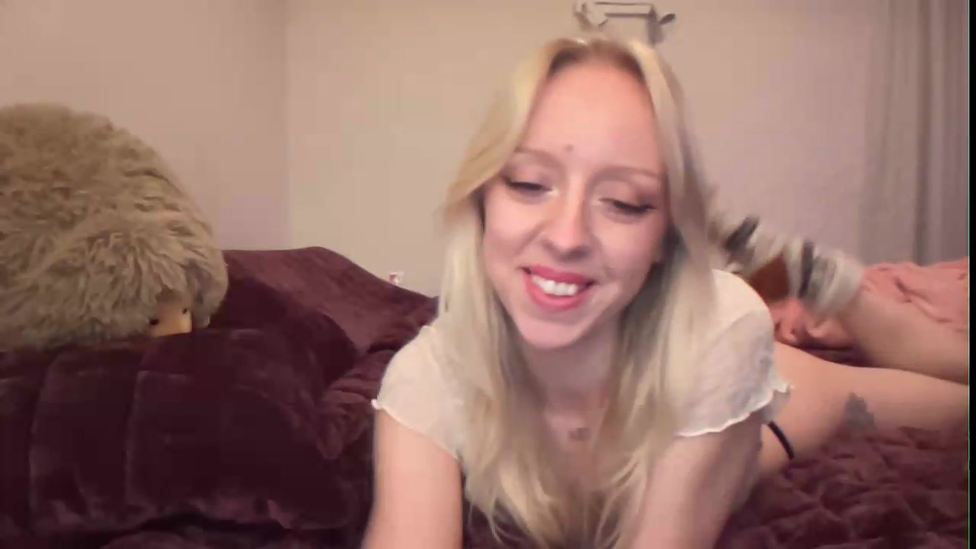 Gallery image thumbnail from PeachHaze's myfreecams stream on, 08/21/2026, 12:10 image 13 of 20