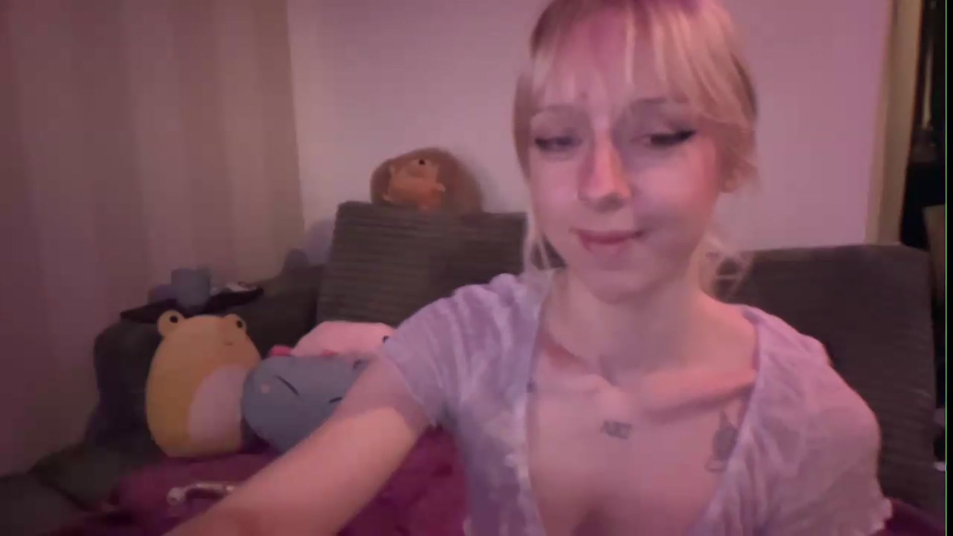 Gallery image thumbnail from PeachHaze's myfreecams stream on, 08/25/2026, 06:03 image 4 of 20