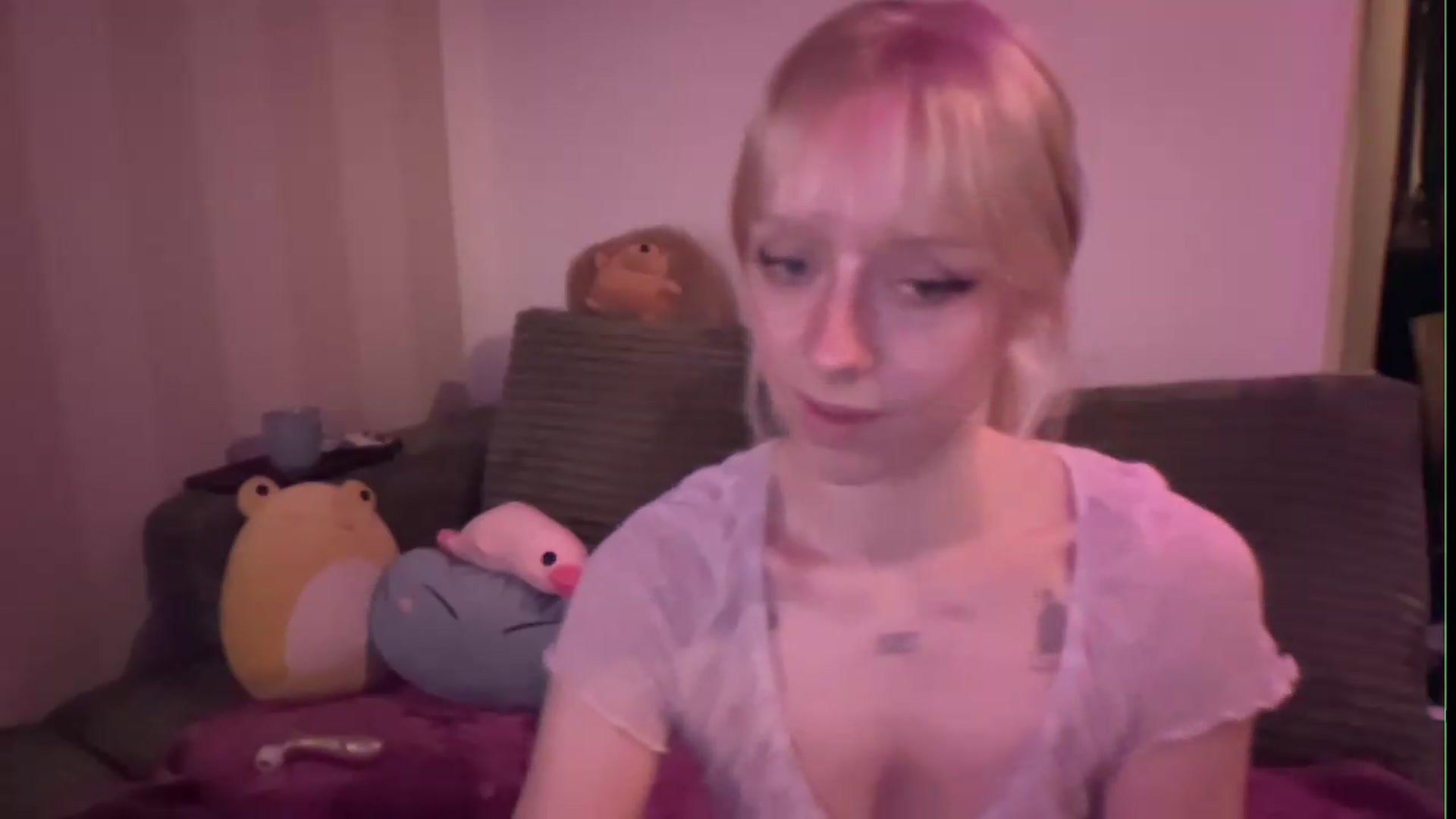 Gallery image thumbnail from PeachHaze's myfreecams stream on, 08/25/2026, 06:03 image 8 of 20