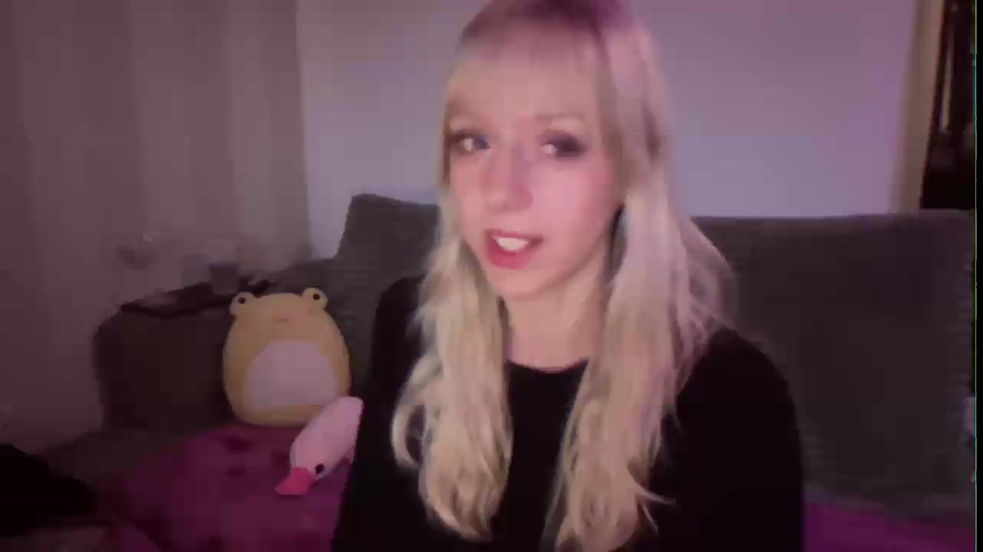 Gallery image thumbnail from PeachHaze's myfreecams stream on, 08/27/2026, 05:06 image 2 of 20