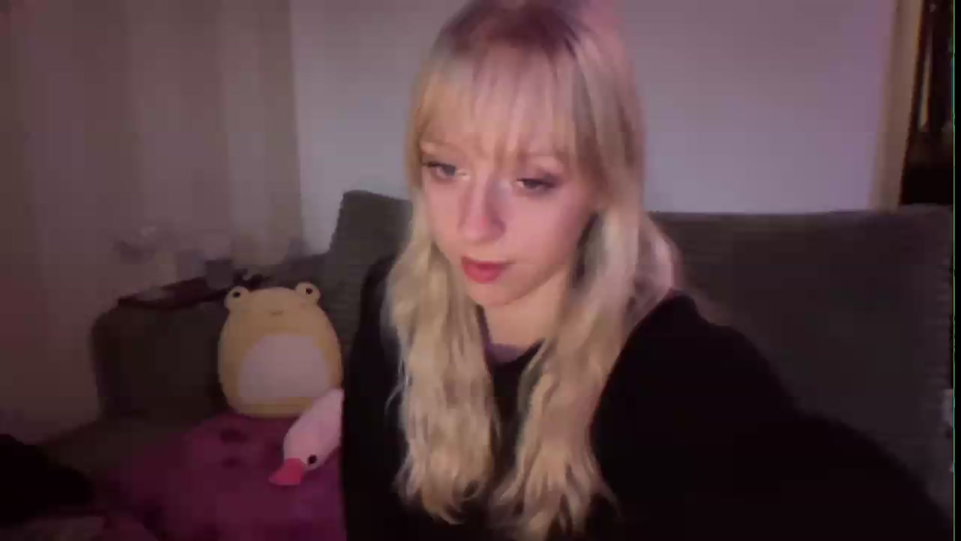 Gallery image thumbnail from PeachHaze's myfreecams stream on, 08/27/2026, 05:06 image 1 of 20