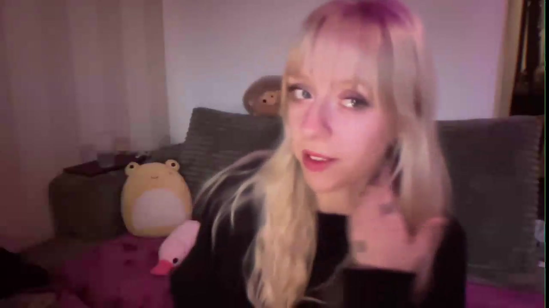 Gallery image thumbnail from PeachHaze's myfreecams stream on, 08/27/2026, 05:06 image 6 of 20