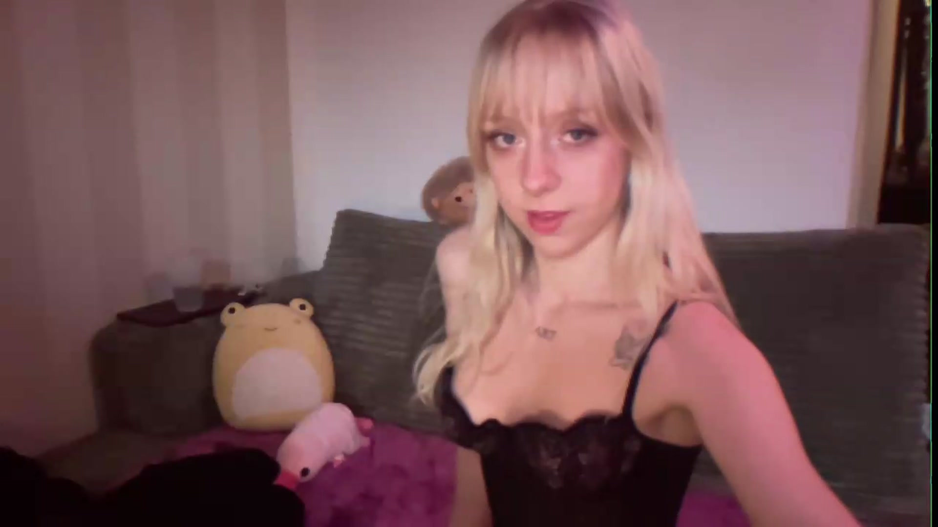 Gallery image thumbnail from PeachHaze's myfreecams stream on, 08/27/2026, 05:06 image 7 of 20