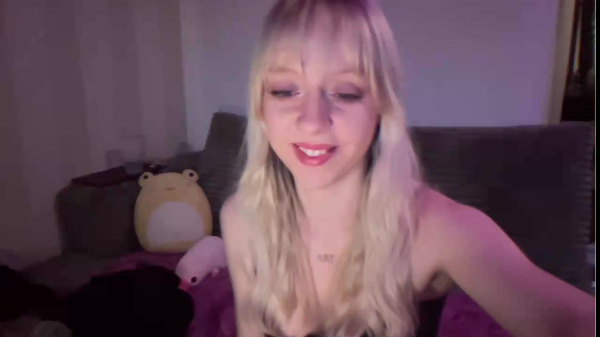 Gallery image thumbnail from PeachHaze's myfreecams stream on, 08/27/2026, 05:06 image 20 of 20