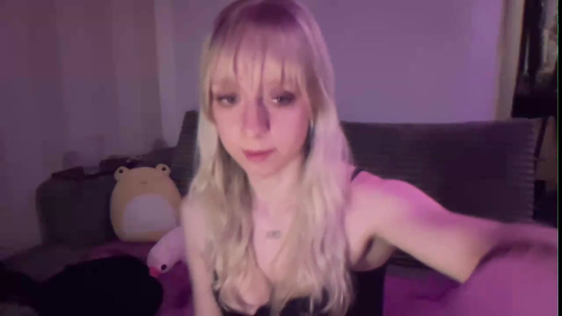 Gallery image thumbnail from PeachHaze's myfreecams stream on, 08/27/2026, 06:26 image 2 of 20