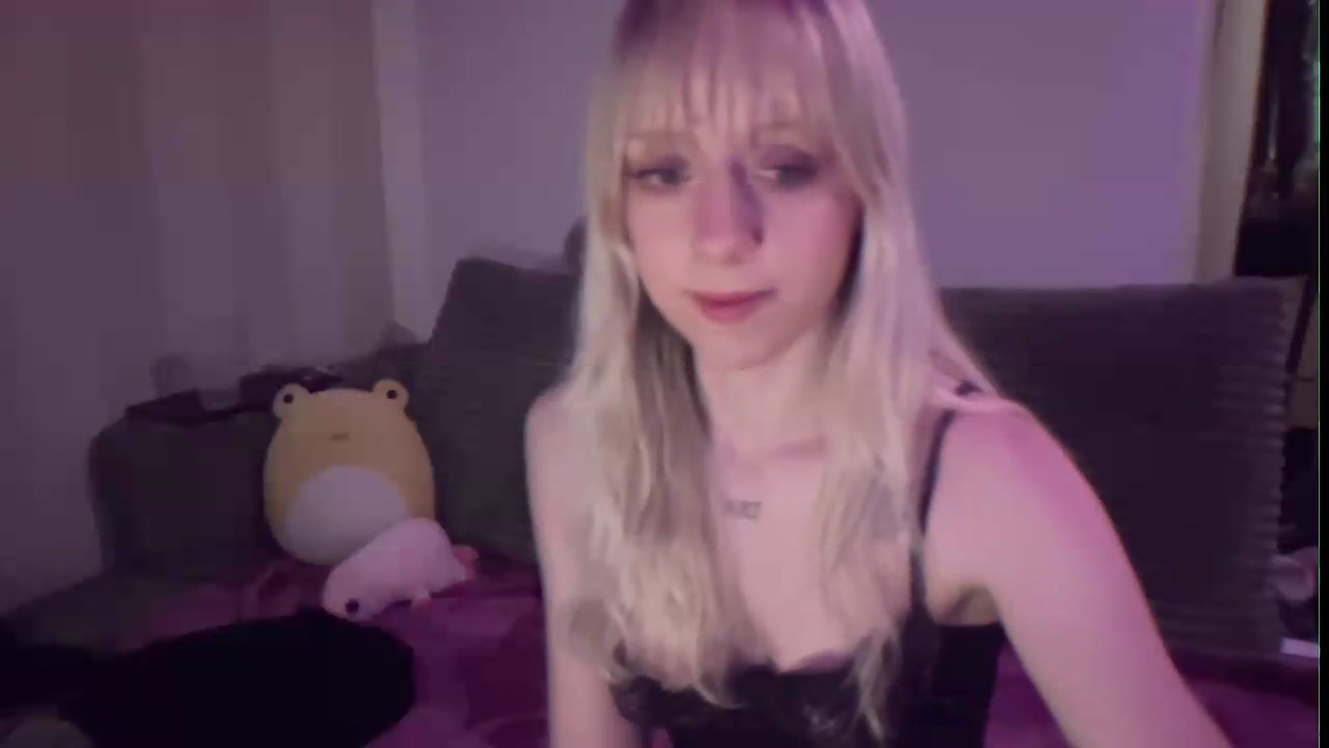 Gallery image thumbnail from PeachHaze's myfreecams stream on, 08/27/2026, 06:26 image 12 of 20