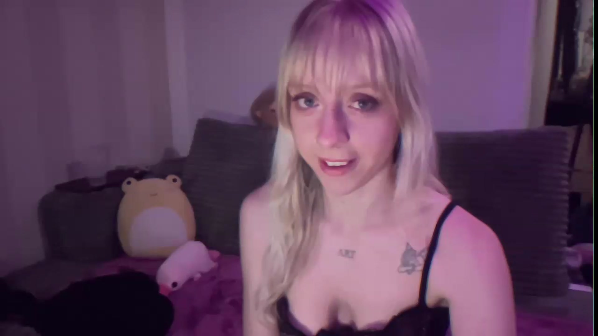 Gallery image thumbnail from PeachHaze's myfreecams stream on, 08/27/2026, 06:26 image 10 of 20
