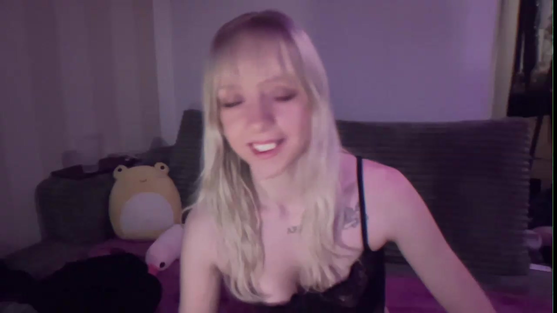 Gallery image thumbnail from PeachHaze's myfreecams stream on, 08/27/2026, 06:26 image 8 of 20