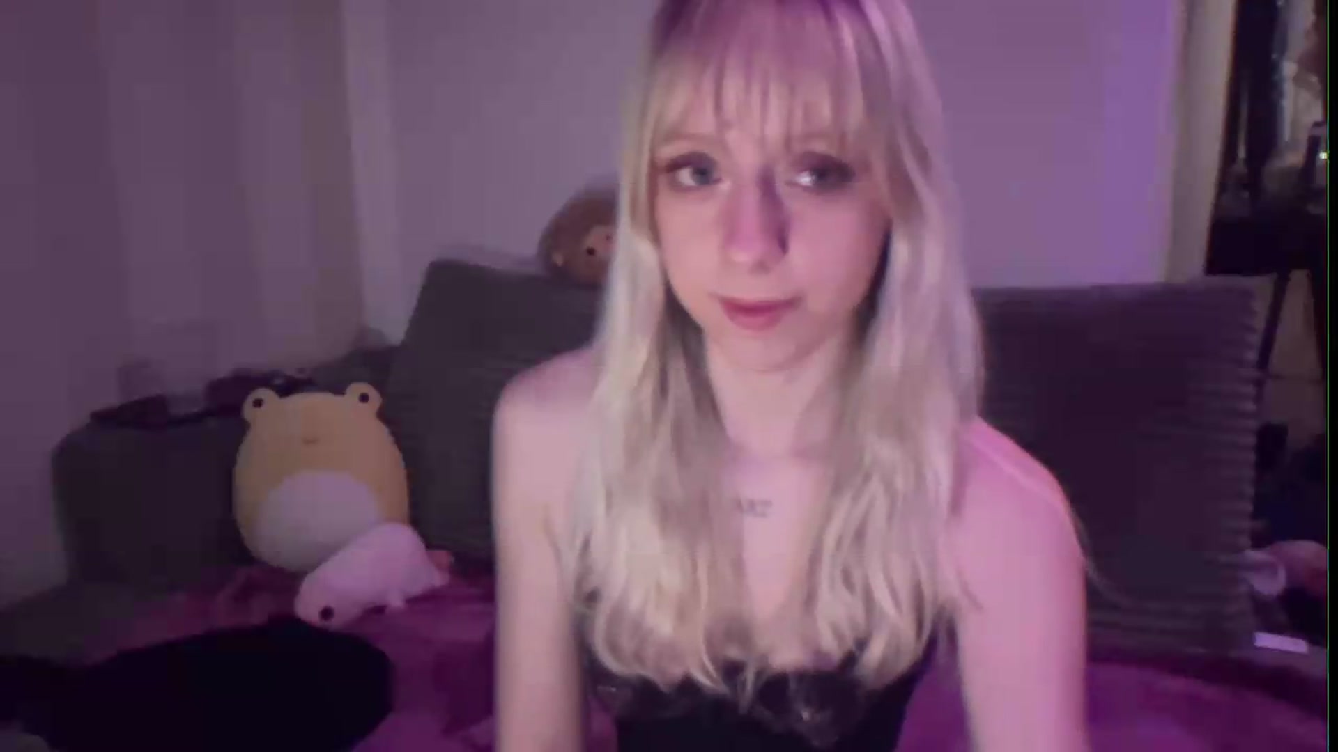 Gallery image thumbnail from PeachHaze's myfreecams stream on, 08/27/2026, 06:26 image 13 of 20